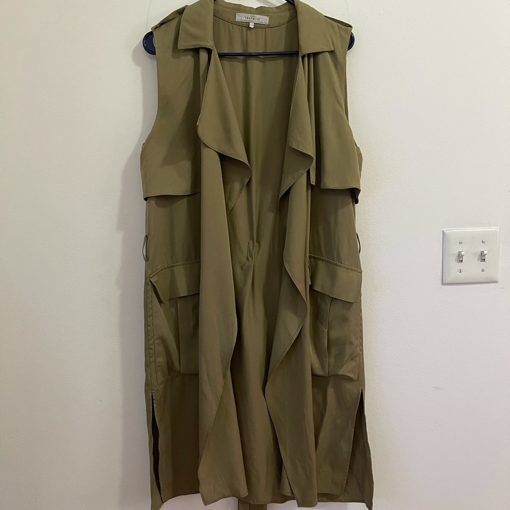 Flowly, green summer trench